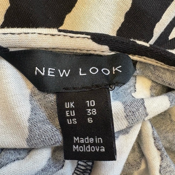 New Look Black White zebra print twist front Blouse Elegant Top women's size S - Picture 6 of 8